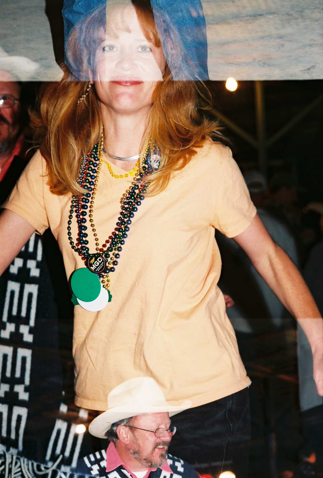 Laura dancing backstage with Willie