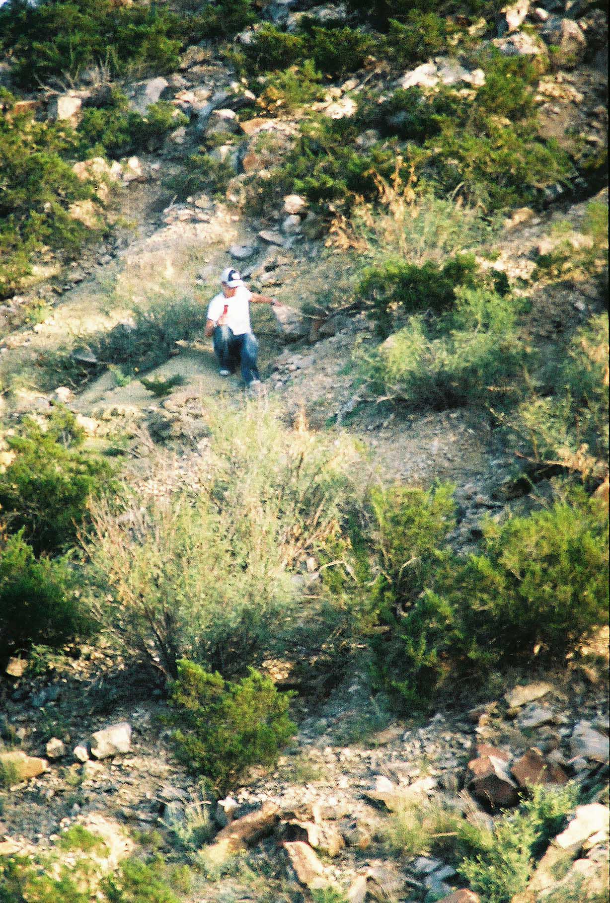 Eric Whipple climbs over Luna's Jacal 2